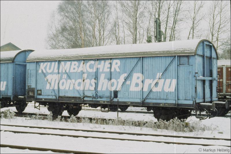 Die Wagen vor dem Lokschuppen Selb